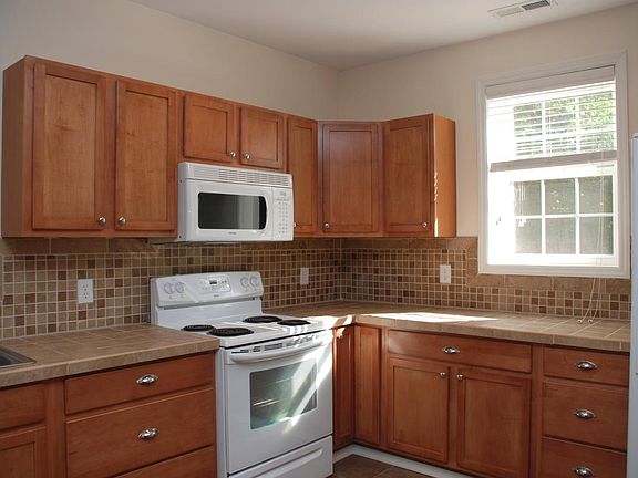 maple kitchen cabinets