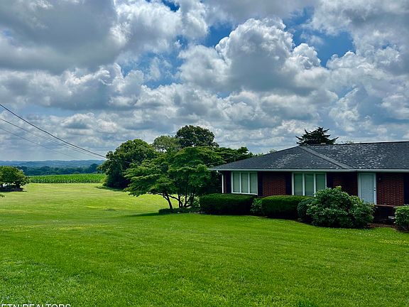 3rd image of 1427 Laurel Hills Cir