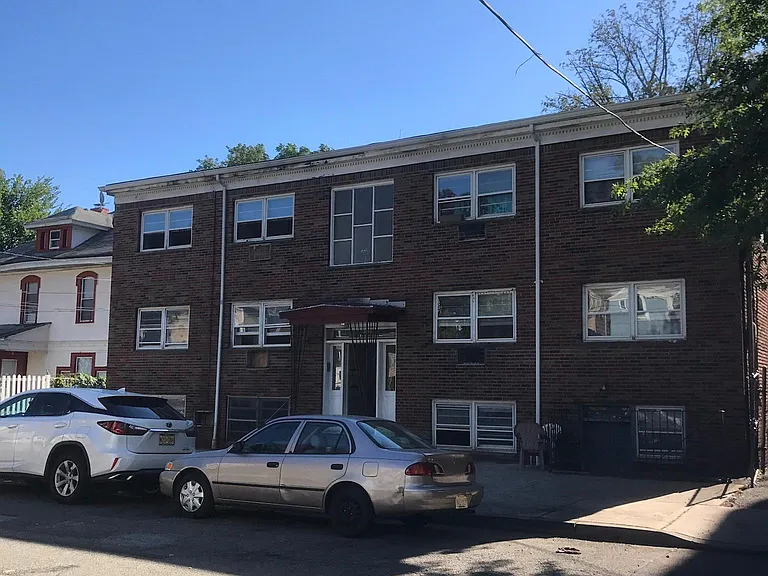 48 Carteret St #9 — photo 4 of 4