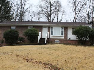 275 Pinecrest Dr, Huntington, WV 25705