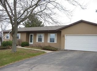 203 Hanneman Blvd, Mount Horeb, WI 53572