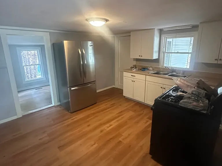 305 Bowers St — Photo 3