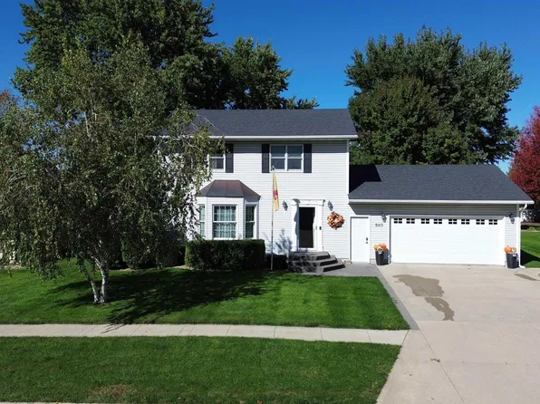 860 W 11th St, Garner, IA 50438