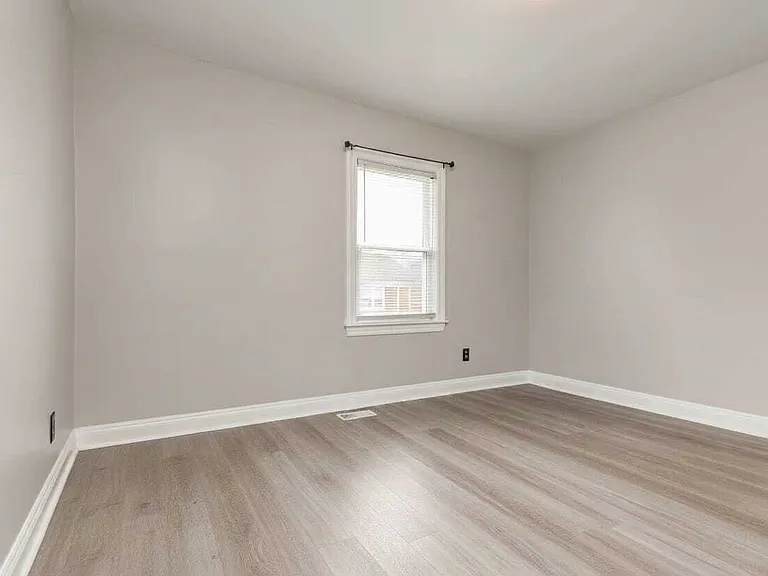 4600 Southern Pkwy — Photo 42