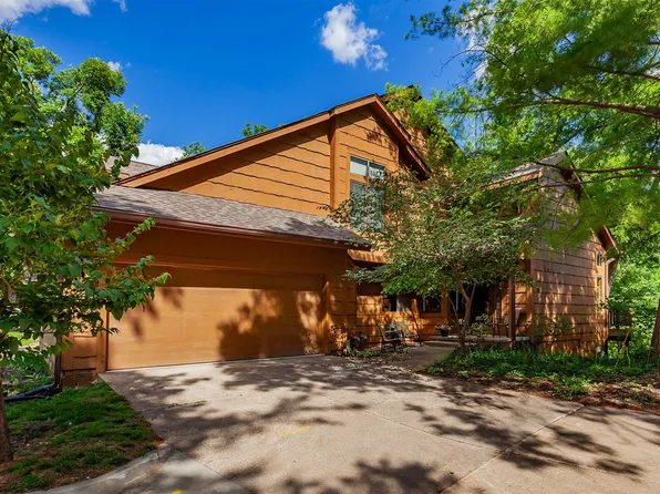 7052 Oak Brook Dr, Urbandale, IA 50322