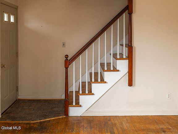 3rd image of 16 Brent Street