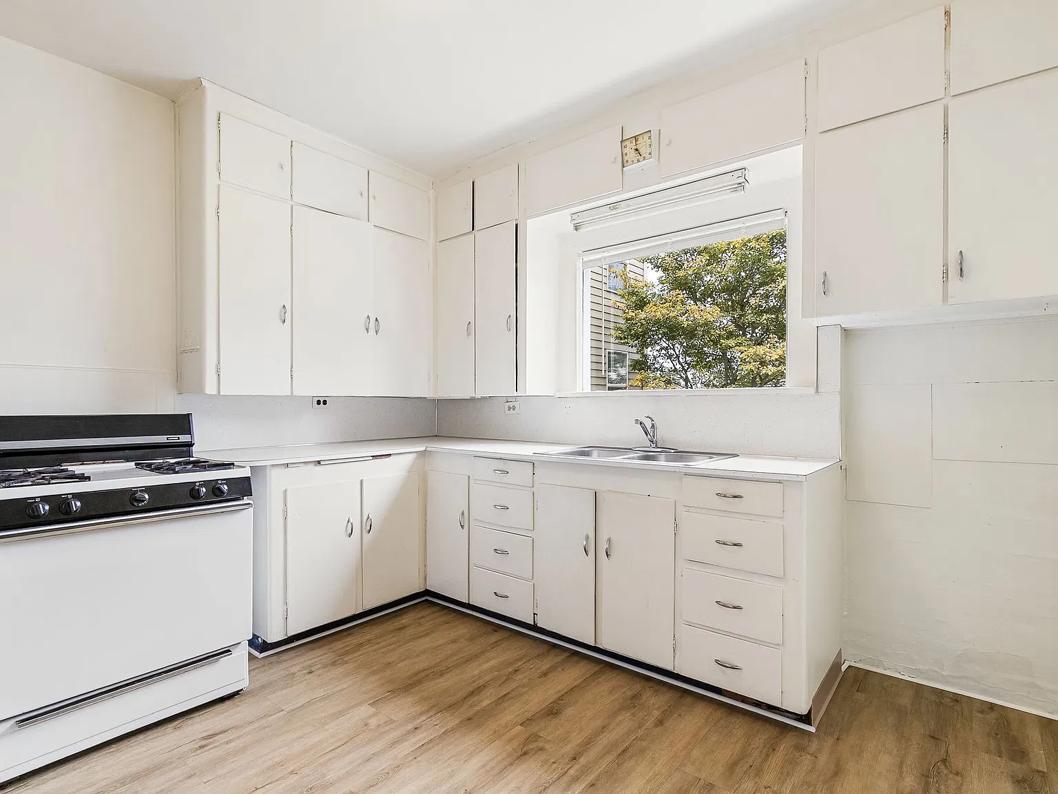 617 North State Street Apartments - Schedule a Tour Today! — Photo 1