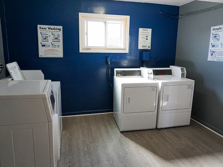 Silverstone Apartments — Photo 18