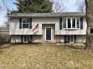 558 Harry Herbert Dr, Eldridge, IA