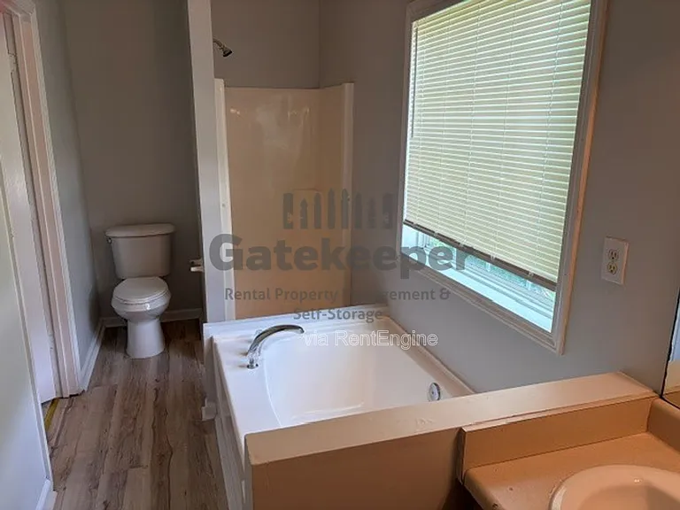 3161 Glen Hollow Dr — Photo 12