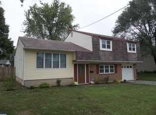 303 Cardinal Rd, Edgewater Park, NJ 08010