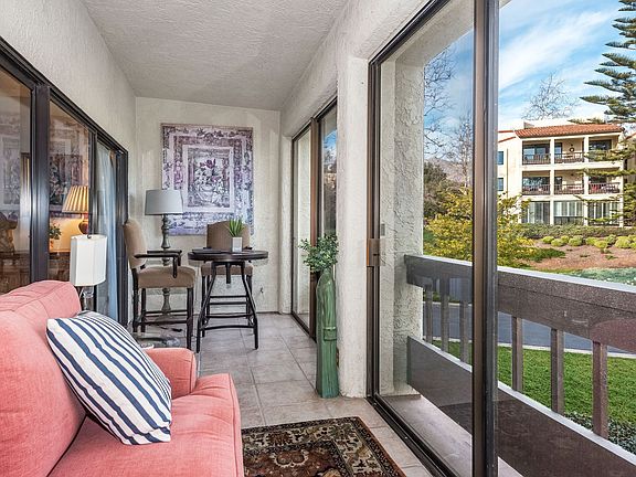 5th image of 46 Seaview Dr