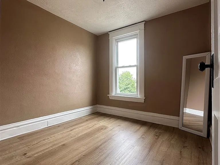 431 W Wayne St — Photo 17