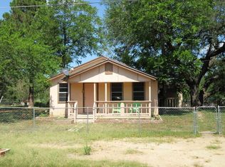 604 Chattanooga Ave, Llano, TX 78643