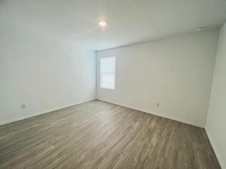 2906 Millican Dr — Photo 15