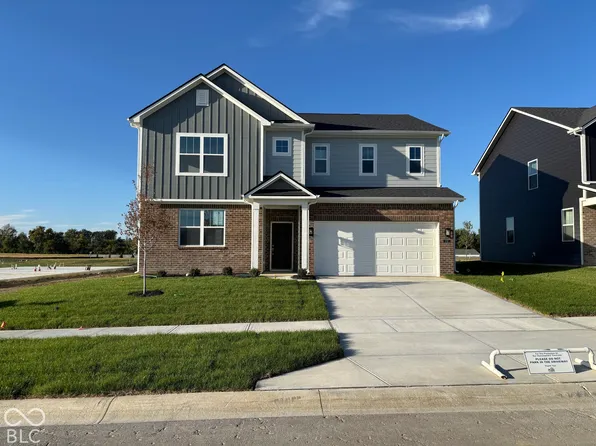 2382 Zion Trl, Greenwood, IN 46143