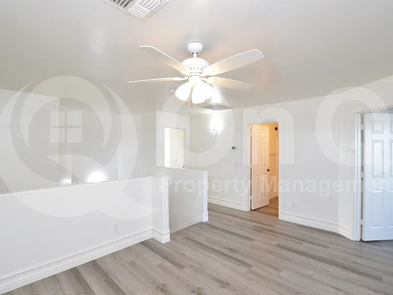 8830 W Coronado Dr — Photo 10