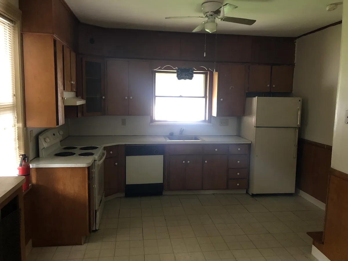 Building Photo - 133-135 S 8th St #2