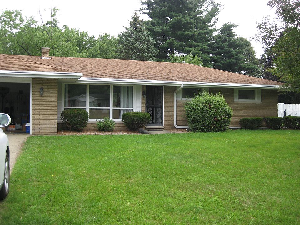 1st image of 23417 Parkwood Pl