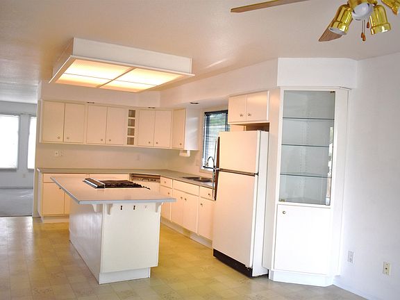 4th image of 7523 Garnet Dr