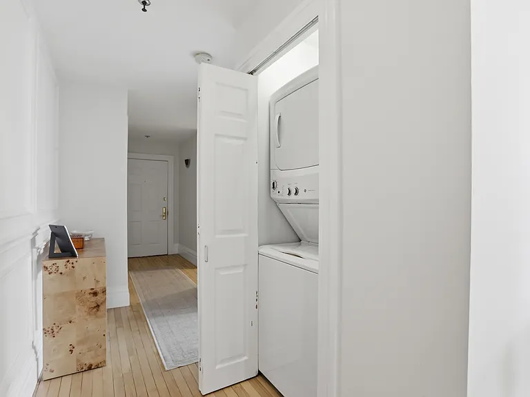 390 Commonwealth Ave — Photo 11
