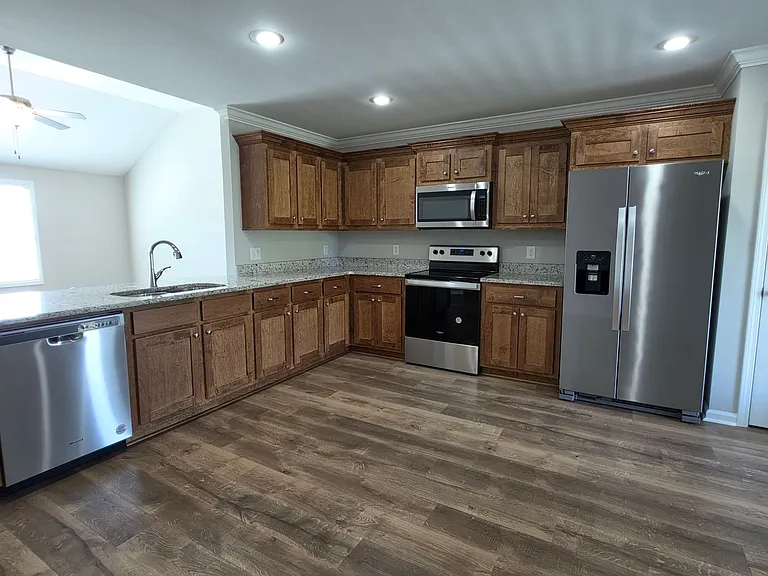 588 Brushwood Dr — Photo 5