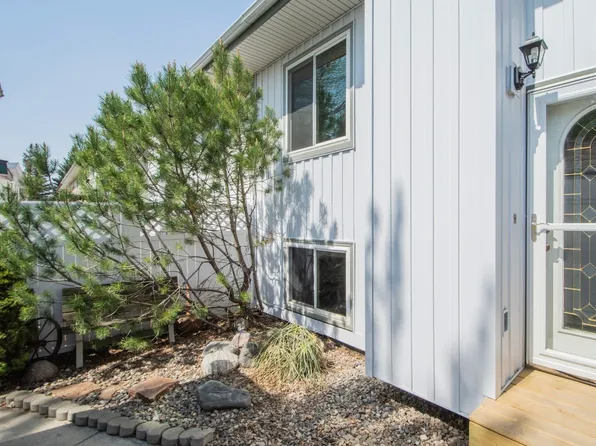 428 22nd St E, West Fargo, ND 58078