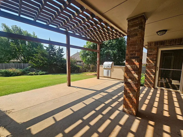 513 Summit View Ct — Photo 25