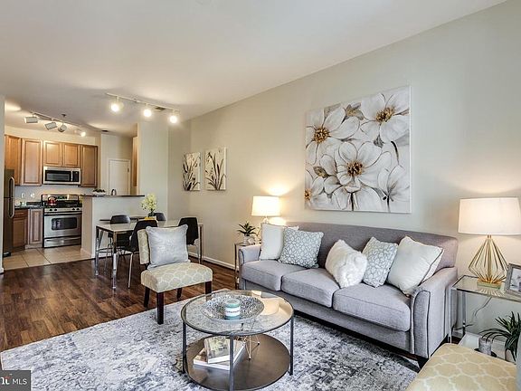 3rd image of 1201 E West Hwy APT 425