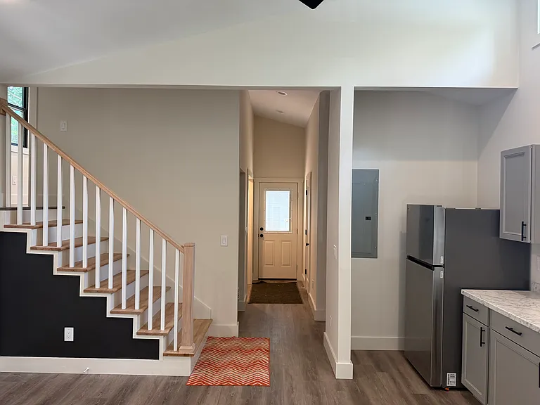 262 Berean Ave SE #B — Photo 2