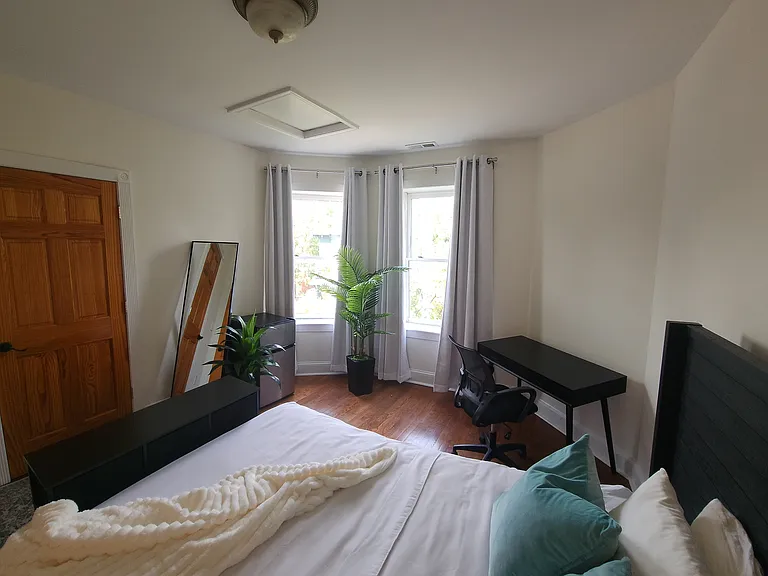 547 Florida Ave NW #7 — Photo 22