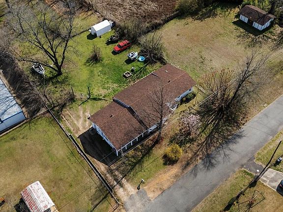 3rd image of 608 Thatcher St