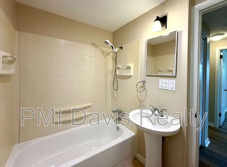 10726 Merida Dr — Photo 10