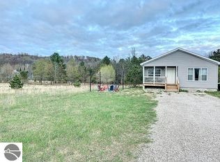 8318 Valley Rd NW, Rapid City, MI 49676