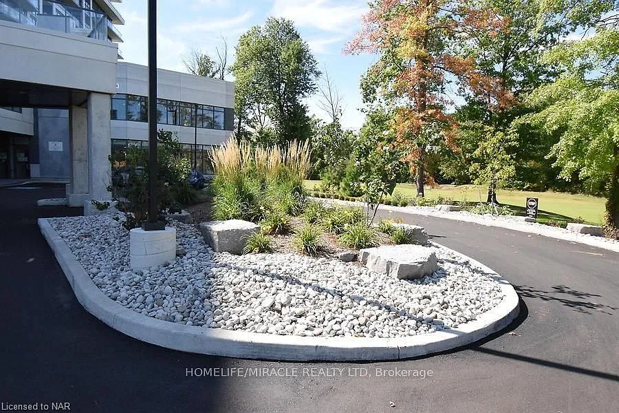 3 bed, $2,600 — Photo 2