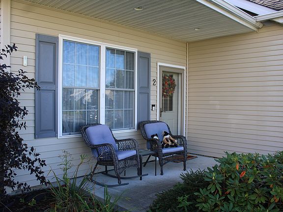 3rd image of 2 Aiken Ct