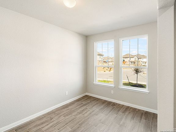 4th image of 13030 Blue Flame Dr