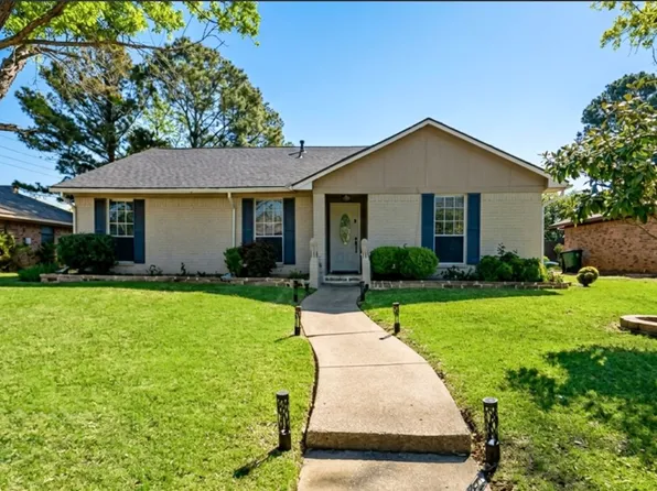 1923 Sierra Dr, Lewisville, TX 75077