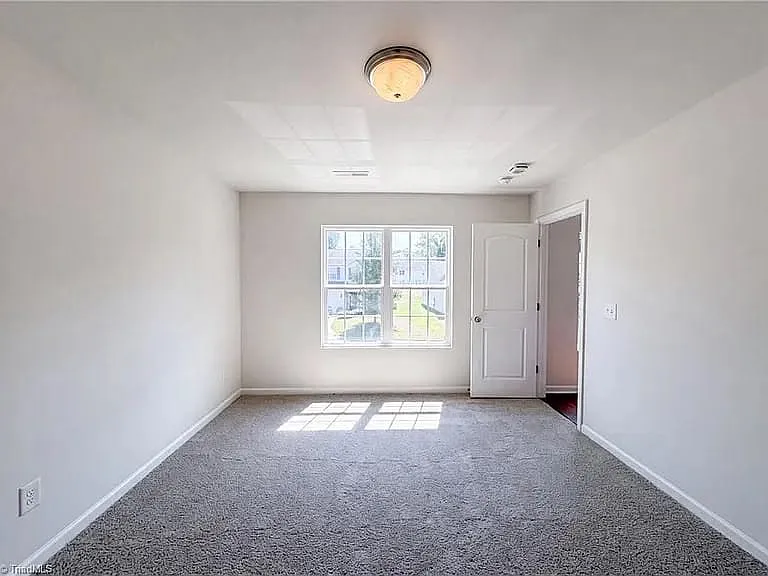 4662 Chapel Ridge Dr — Photo 7
