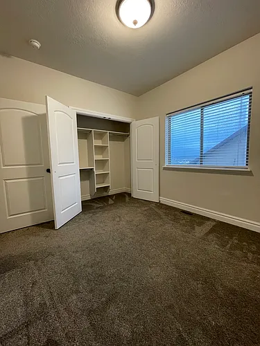 3989 E Yakima Way Photo 1