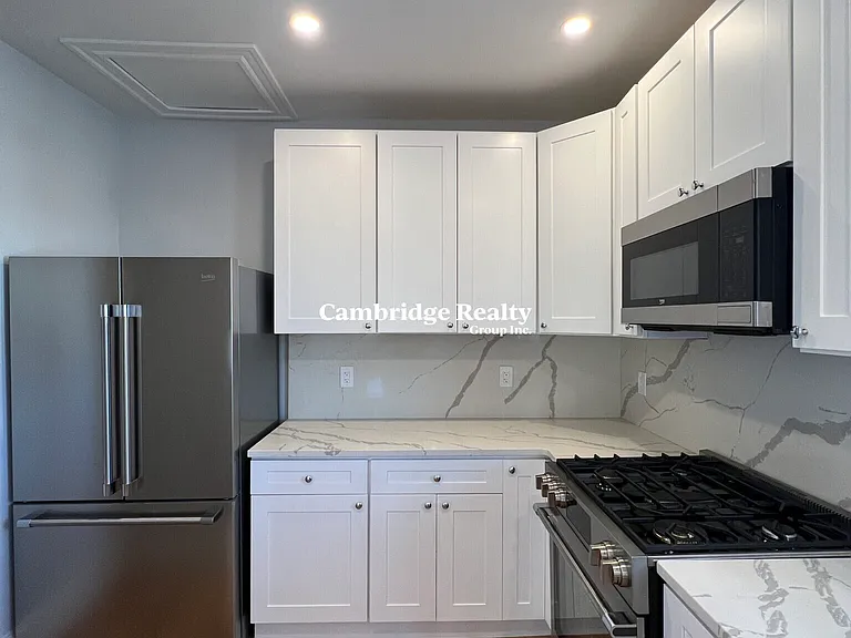 75 Winchester St #3T — Photo 4