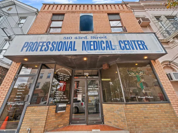 510 43rd Street image 1 of 32