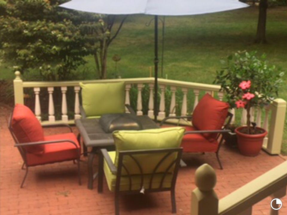 Great patio w pergola