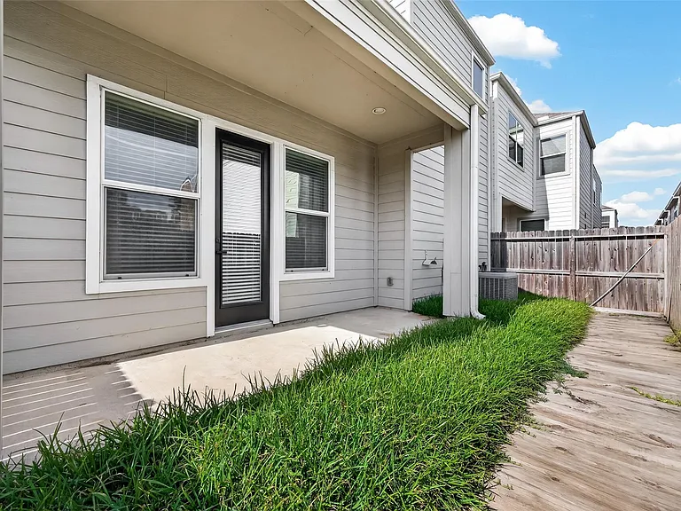 8821 Hollister Pine Ct — Photo 43