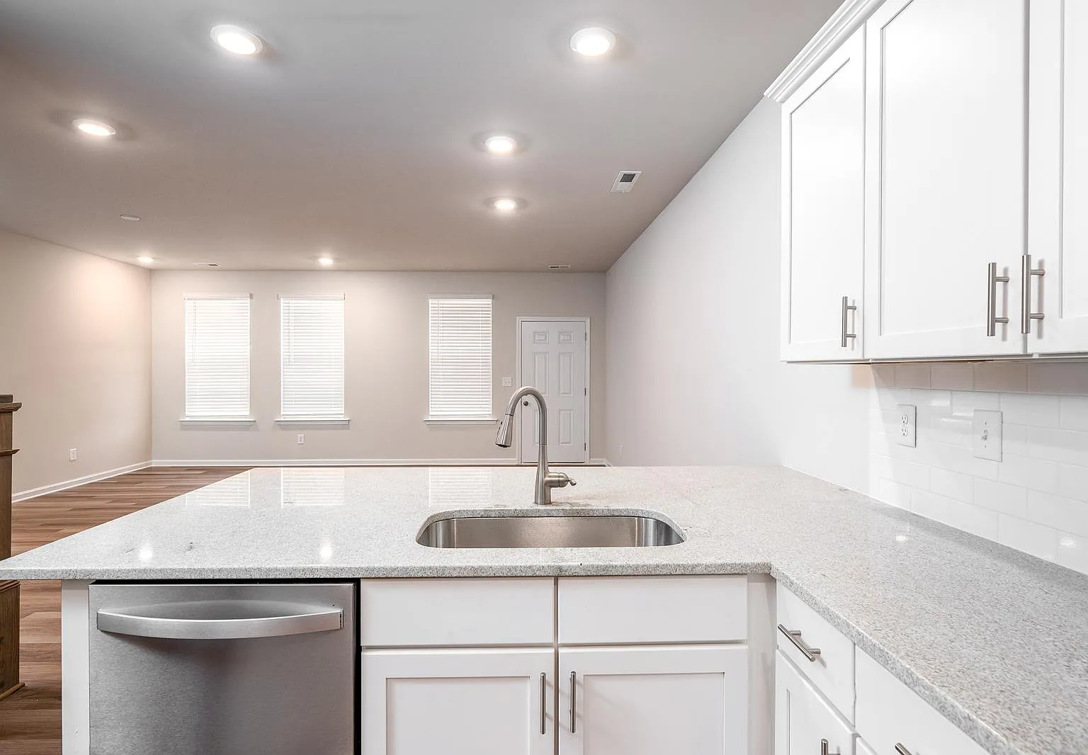 3 bed, 2.5 bath, 1785 sqft, $2,200 — Photo 4