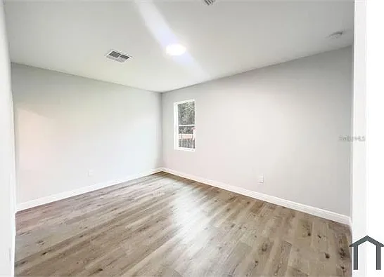 4 bed, 1636 sqft, $2,297 — Photo 3