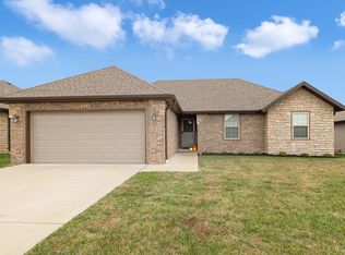 874 E Ozark Jubilee Rd, Nixa, MO 65714