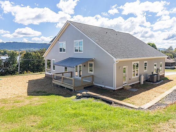 4th image of 8211 Snow Hill Rd