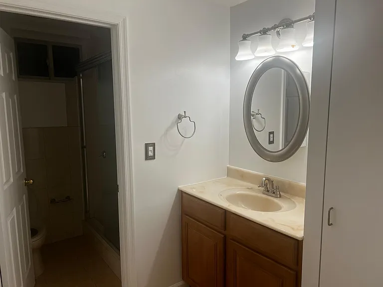685 Shore Rd — Photo 26