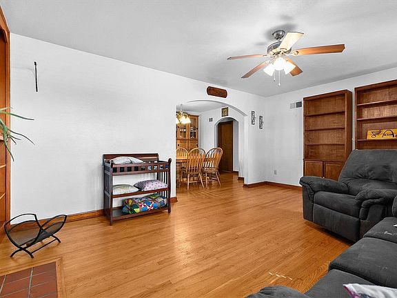3rd image of 201 Urbanna Dr